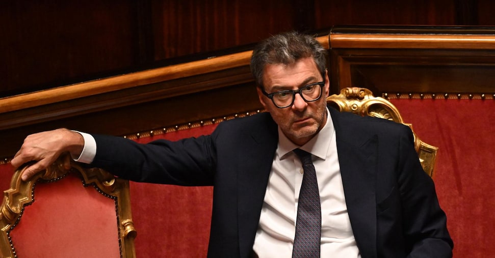 Entrate statali in rialzo: un surplus incredibile di 13,8 miliardi nel bilancio!
