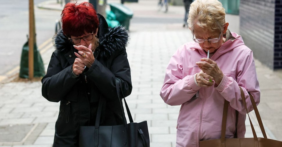 Prezzo delle sigarette alle stelle: Giorgetti sollecita l'Ue a incrementare le tasse sul tabacco in modo graduale!
