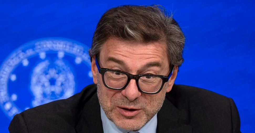 Giorgetti annuncia misure rivoluzionarie per il ceto medio: superammortamenti pluriennali in arrivo!

