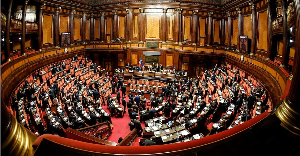 Manovra: dal rilascio dei pacchi agli affitti brevi, il nuovo carico fiscale in arrivo nel 2026!
