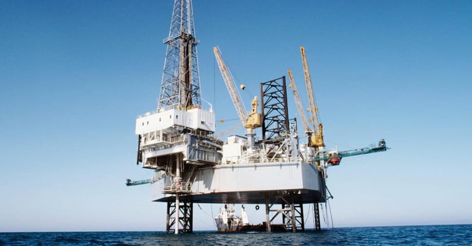 Eni: trovata una riserva da 500 milioni di barili di petrolio in un pozzo offshore in Angola!
