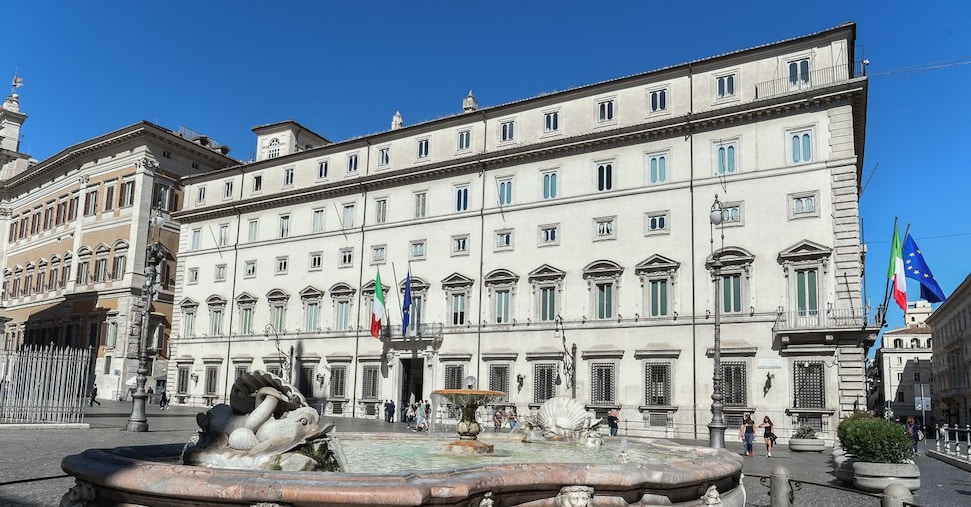 Rivoluzione in arrivo: il dl Lavoro ottiene il via libera! Meloni anticipa una possibile proroga al taglio delle accise, più breve e focalizzata sul gasolio!
