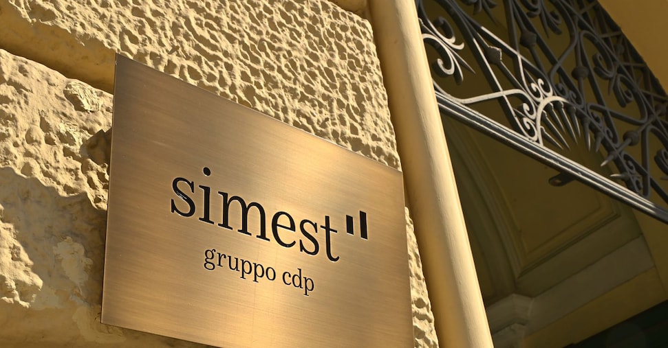 Da armadi a impianti di illuminazione: Simest regala 1700 arredi a scuole ed enti!
