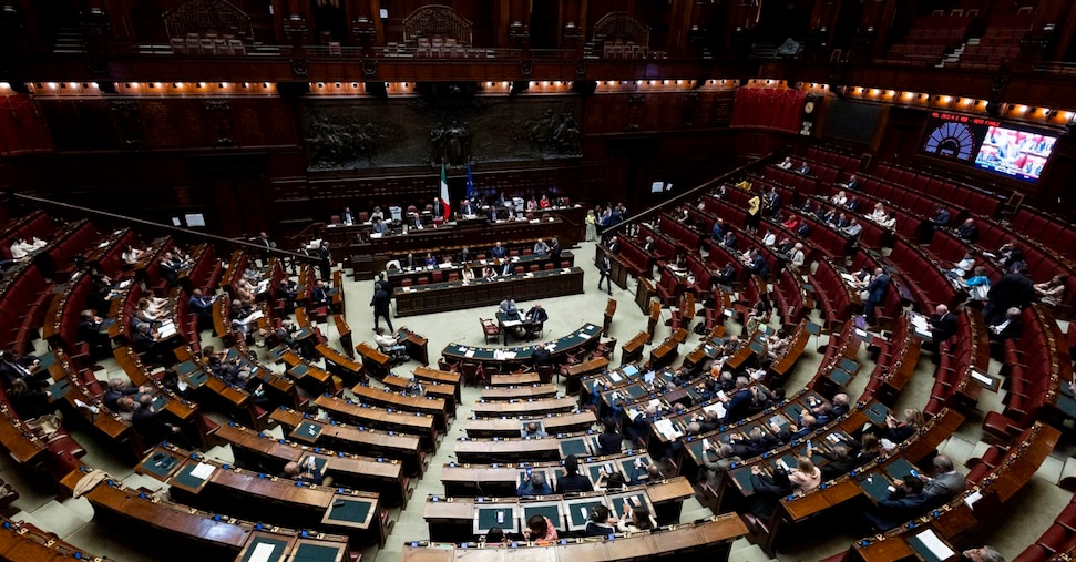 Governo in crisi sul Pnrr: decreto bloccato alla Camera minaccia 3 miliardi di fondi!
